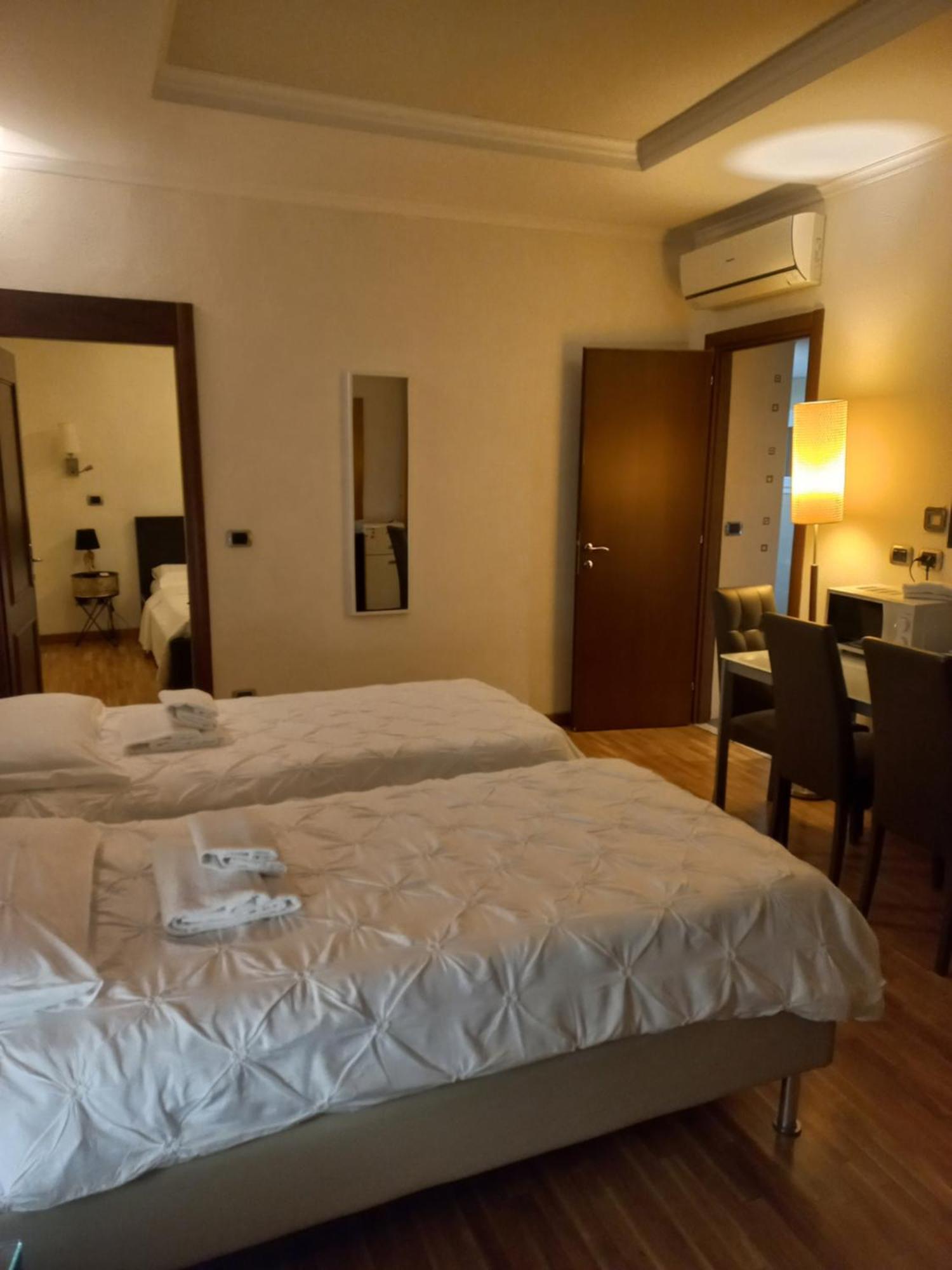 Stefano House Appartamento Fontana Di Trevi Рим Номер фото